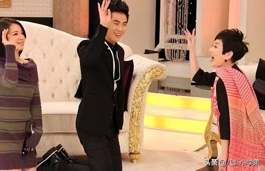 表面是演员，实际是大学老师的5位明星，他们的学生个个名气大