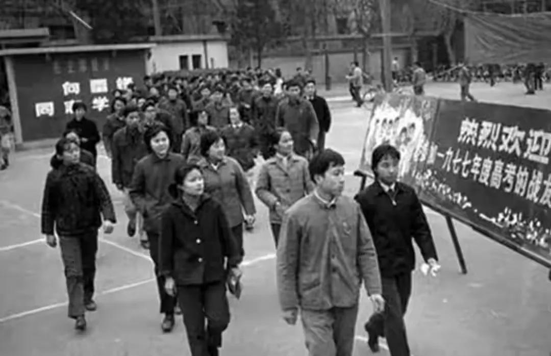 高考首位女状元：语文差1分满分，作文登人民日报，现发展如何？