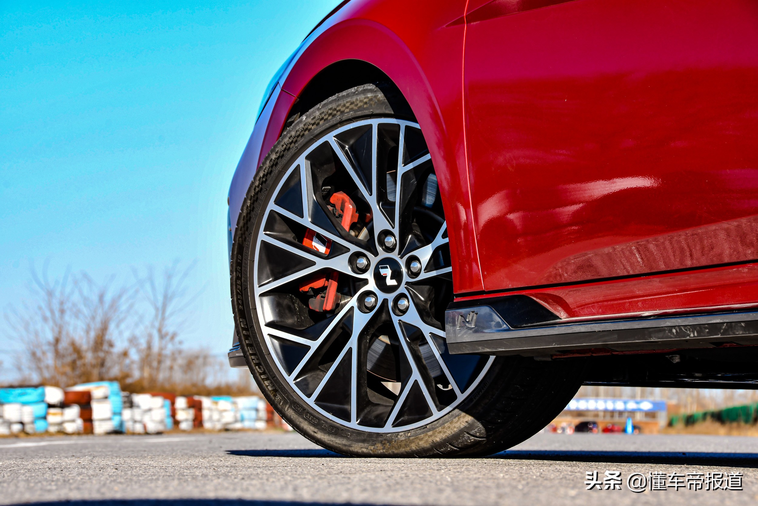 试驾｜激发最原始驾控欲望，用伊兰特N征服赛道是种什么体验？