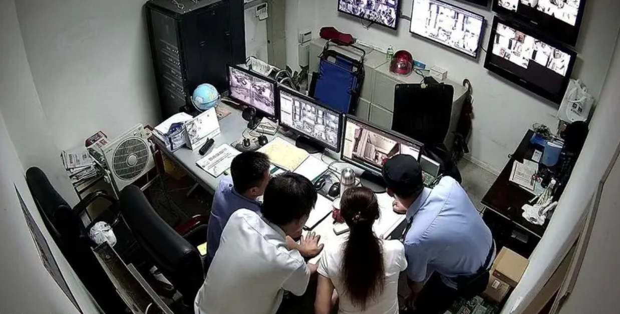 2011年，陕西男子收到与不知名女子裸照，警方查出系列民生大案