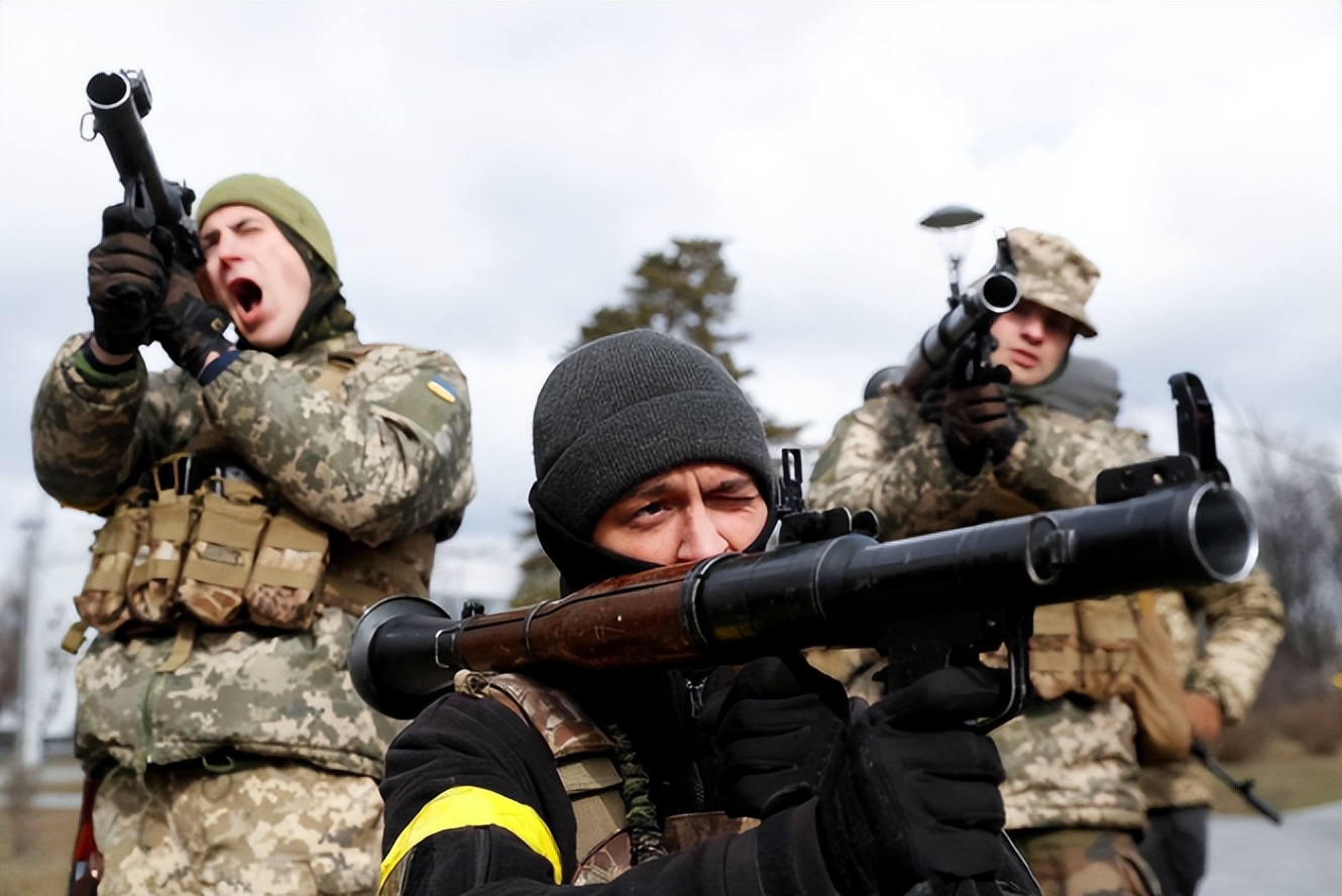 雇佣兵回忆乌克兰:月薪1400,枪都没有,草草训练就去巷战当炮灰