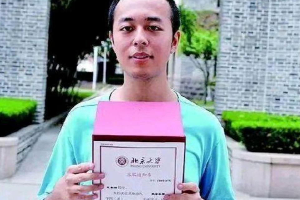 不上数学课高考却拿满分，数学怪才王圣阳，从叛逆少年逆袭成学霸