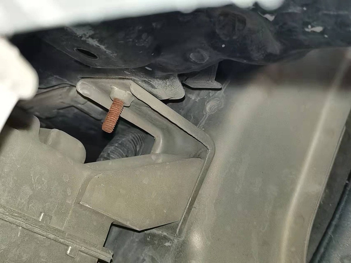 你看這座椅像8萬公里嗎？車商說車子驗(yàn)出任何問題賠款1萬元