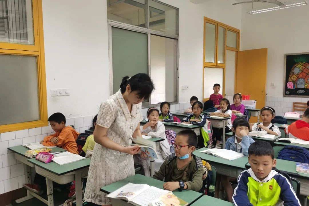 深化“双减”工作，落实“五项管理”|籍田小学排查课外读物