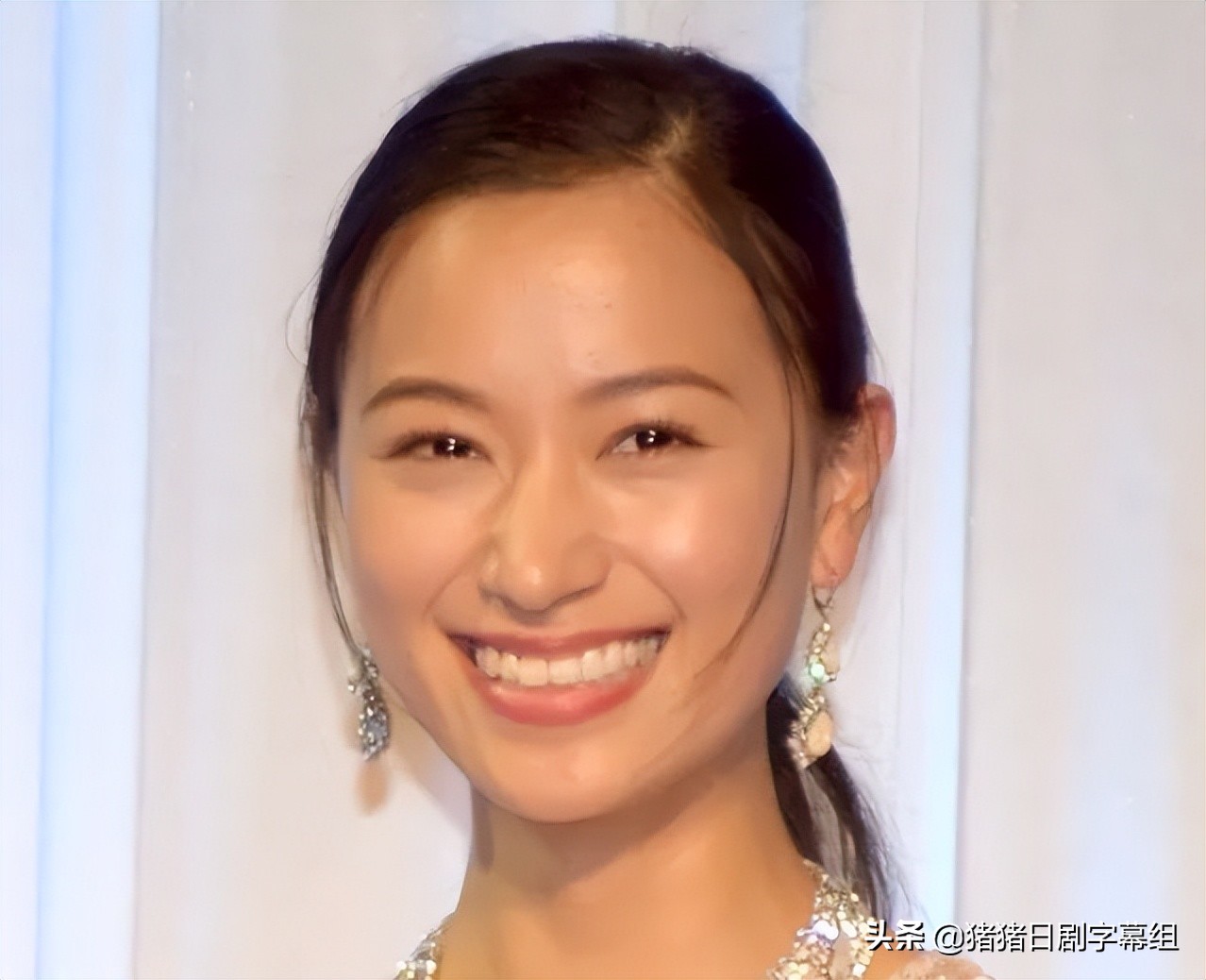 在节目中宣布怀上第二个孩子的喜讯，获得主持人祝福