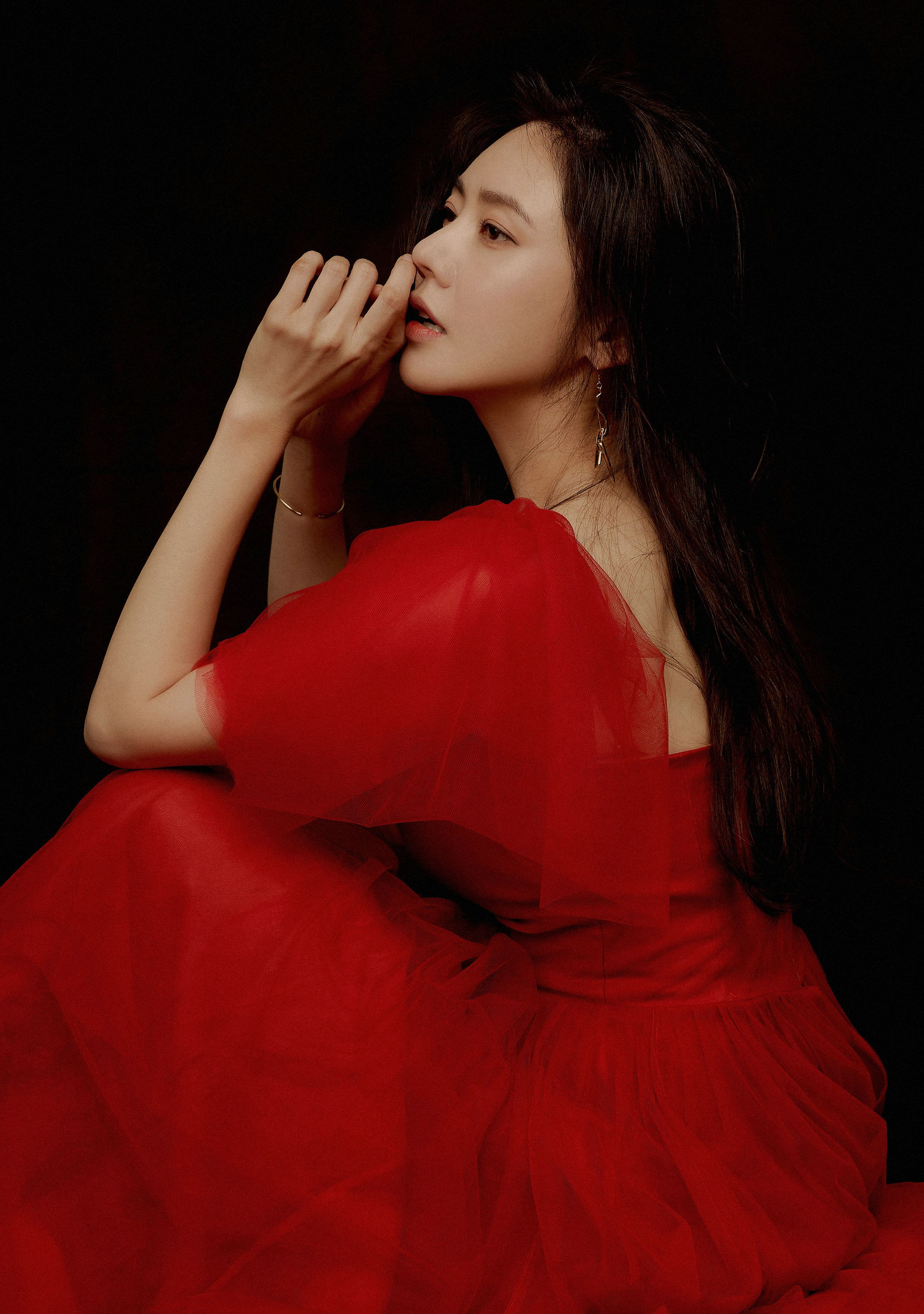 秋瓷炫高清壁纸，嫁入中国的韩国女星