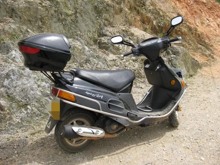 今天的主角就是这台经典踏板车海王星hs125t.