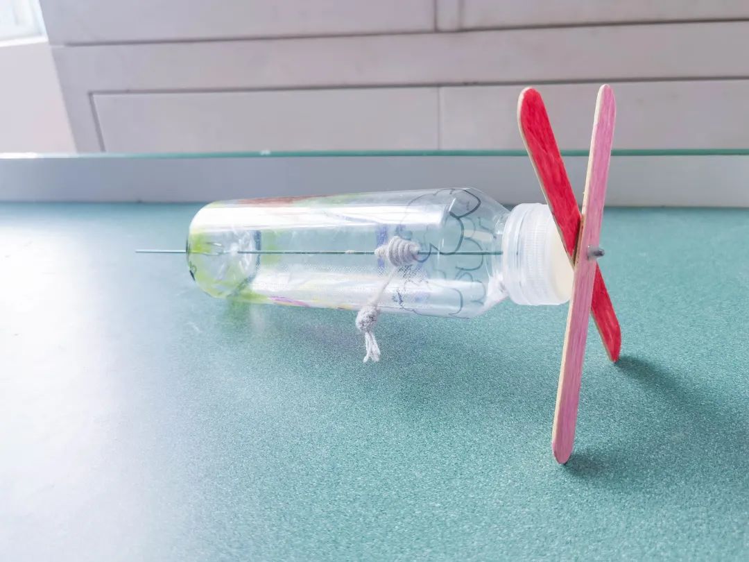 黄甲小学开展“人人参与科技节，我的科技节我做主”科技节活动