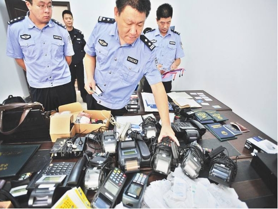 “套现”被明令禁止，多家银行行动，“以卡养卡”不好过了