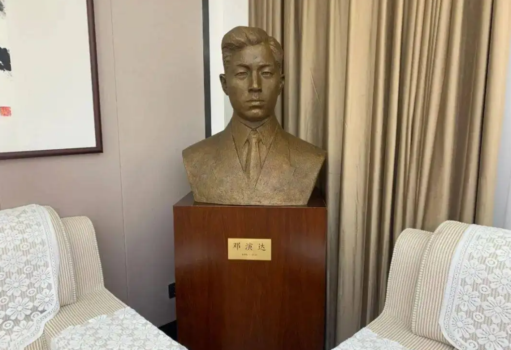 ����ʯ��˵����������ȡ���ң�һ����ë�󶫣���һ������ǹ����