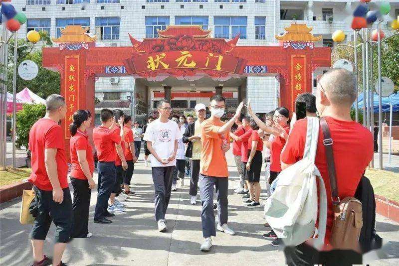 状元张晓勇：清华毕业后回乡当保安，从不参加同学聚会，图什么？