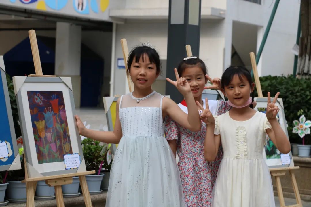 连接梦想，缤纷童年｜双流区实验小学外国语学校举行美术社团展览