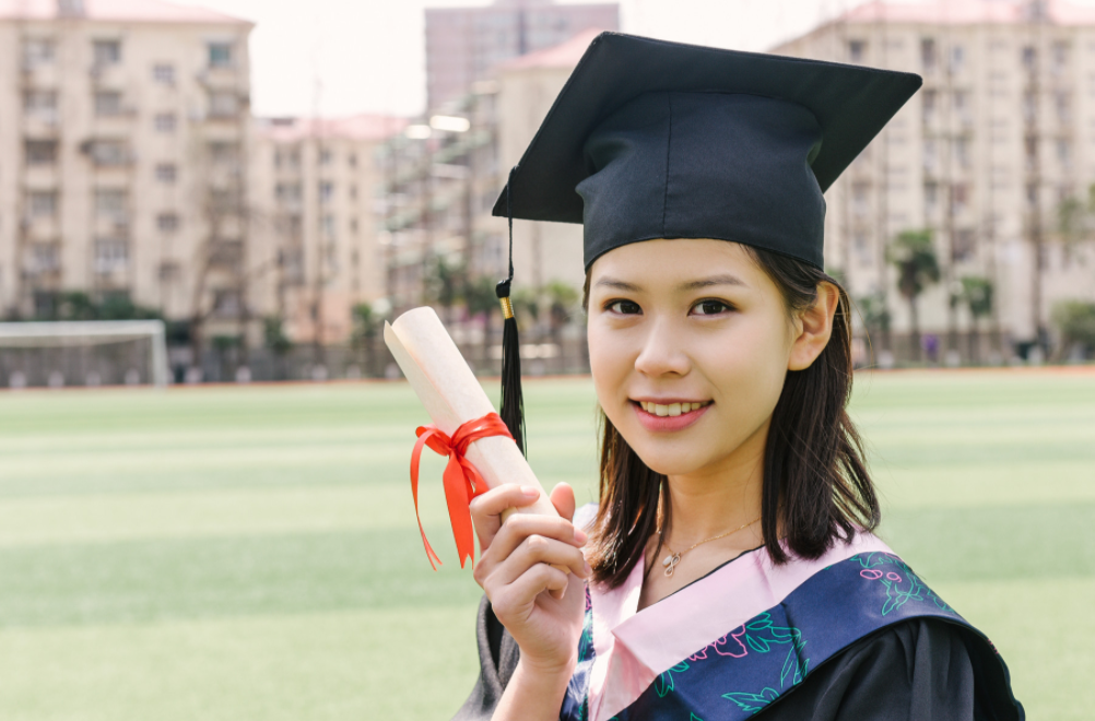 难找工作的专业排行，新闻学榜上有名，第一名意料之中