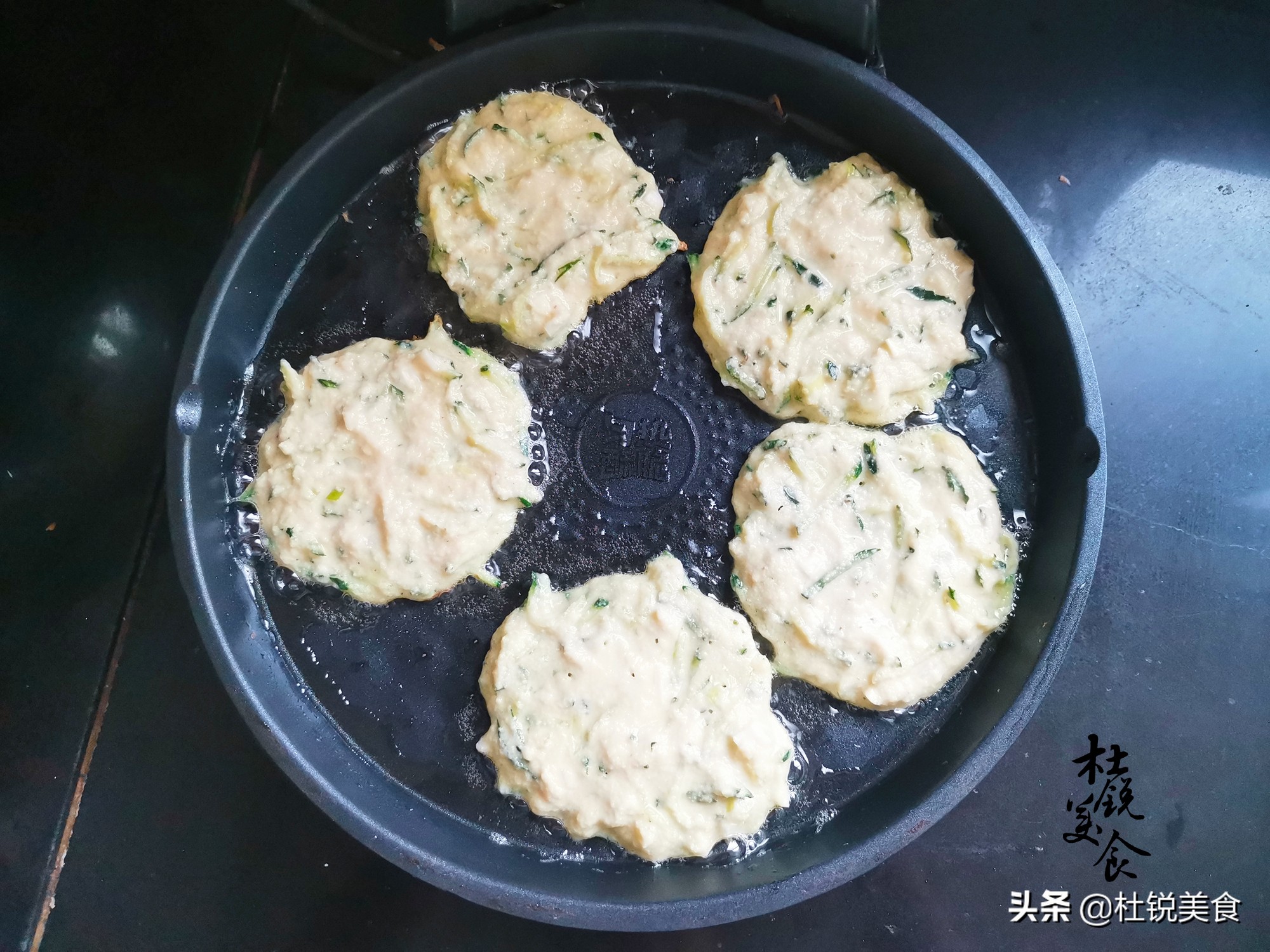 豆腐渣饼的做法（五步做出风味浓郁营养丰富的豆腐渣饼）