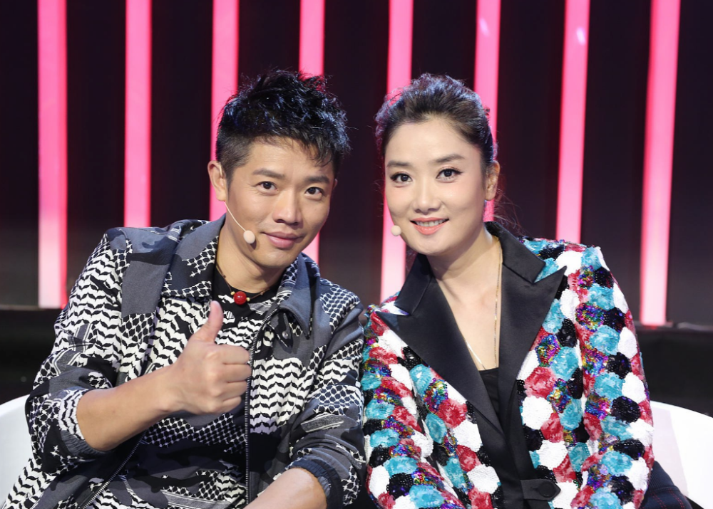 演艺圈5对“莫逆之交”，互当“损友”19年，拍结婚照也带在身边