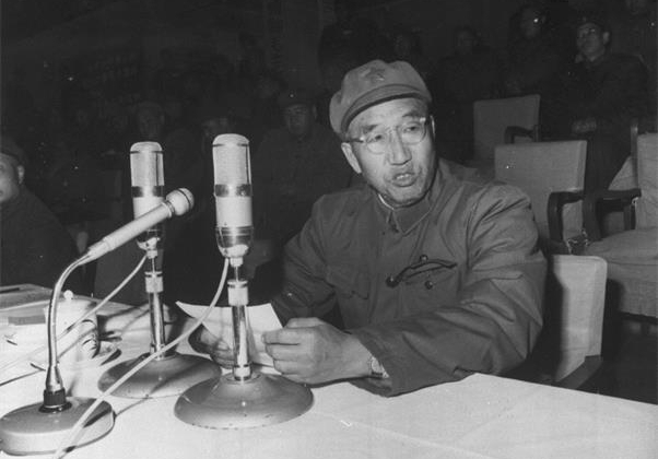 相交41年！毛主席曾先后评价徐向前：开始是“母鸡”，后来是好人