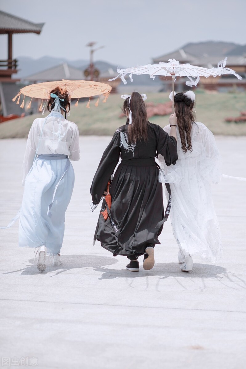 十二首“少年行”，慷慨激昂，壮哉我中国少年，与国无疆