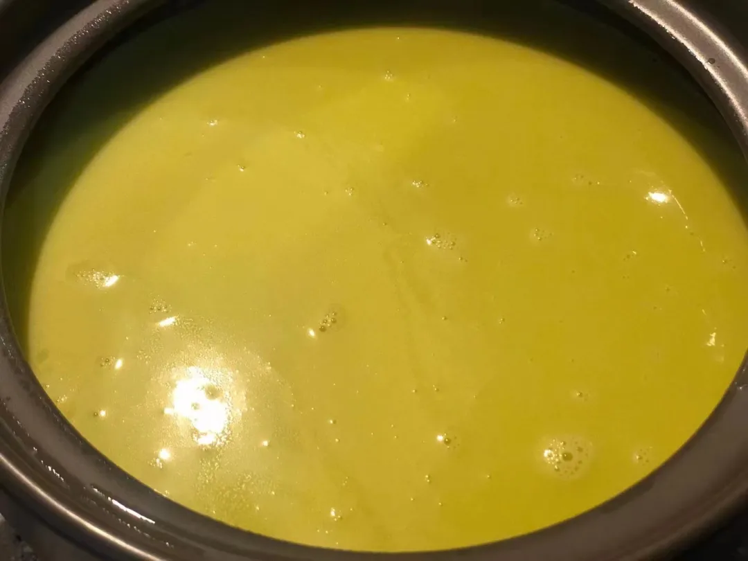 你们要的我家年夜饭菜谱：南瓜浓汤，鲜墨鱼烧子排……