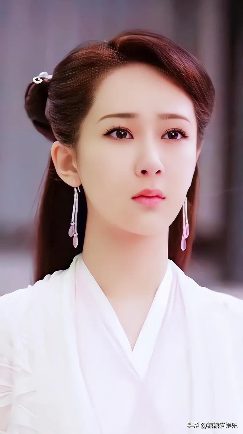 杨紫：清纯甜美，靓丽多姿