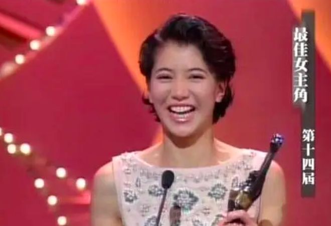 给最惊艳的“13位港姐”排个名：邱淑贞仅第4，张曼玉垫底了