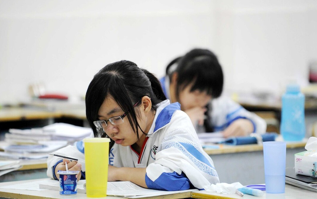 安徽省文科有多难？500分也考不上本科，看到其他省份学生很委屈