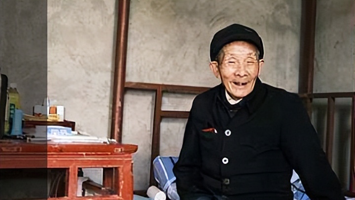 七旬老人故意抢劫，只为入狱养老，出狱后称还想再进去