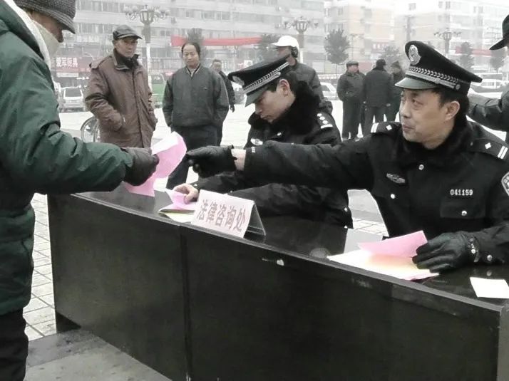 [向公安英雄致敬]河南安阳：听，思念之声。。。。。。