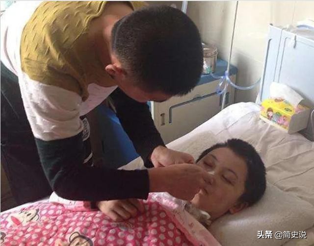 江苏小伙为躲避富婆回家，回家后女友车祸成植物人，富婆再找上门