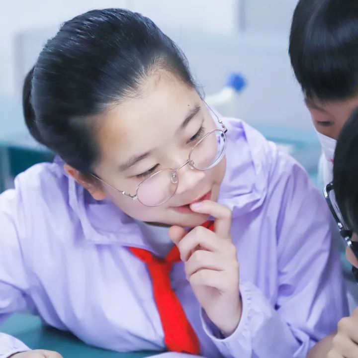 黄甲小学开展“人人参与科技节，我的科技节我做主”科技节活动