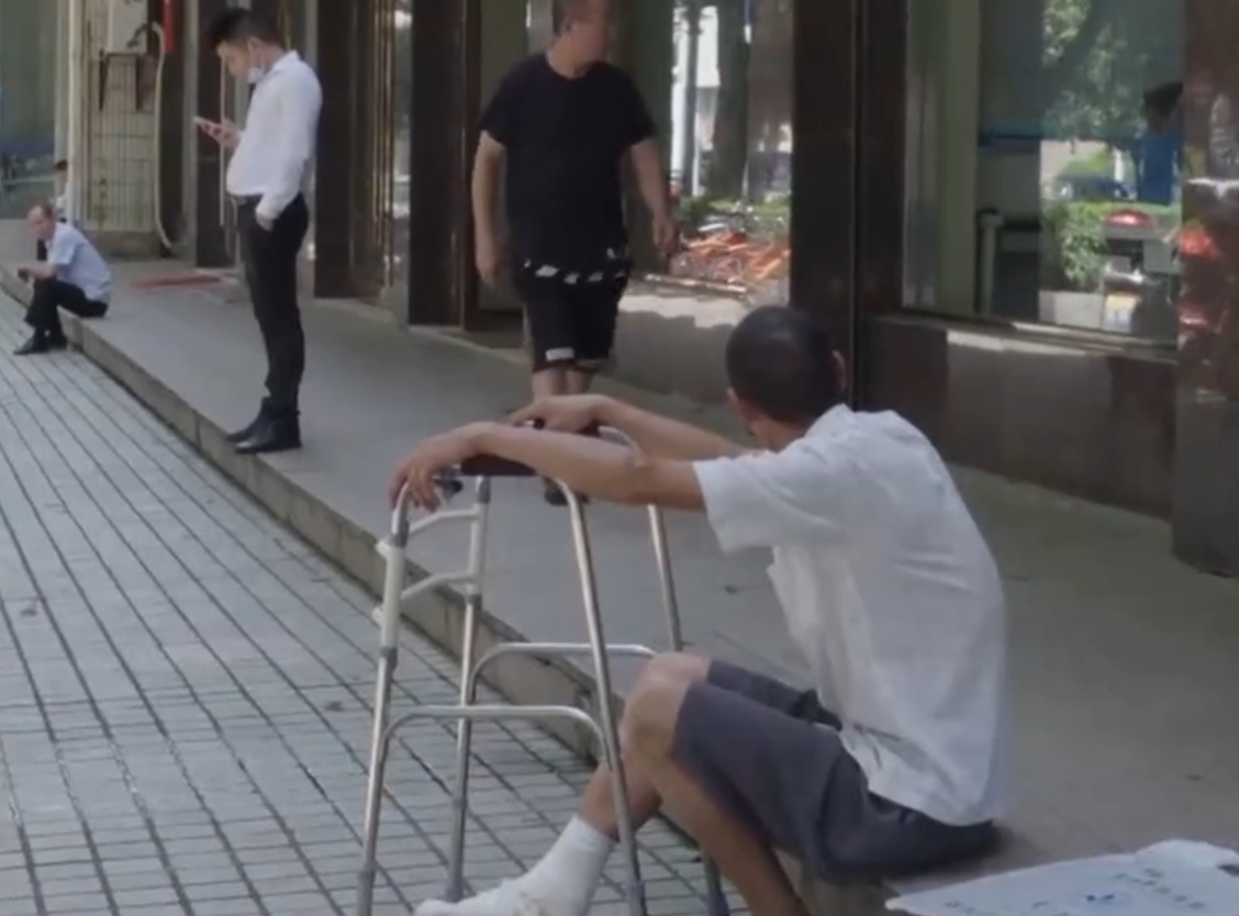 “大老虎”截留工伤赔偿款29万，声称自己在做生意，结局大快人心