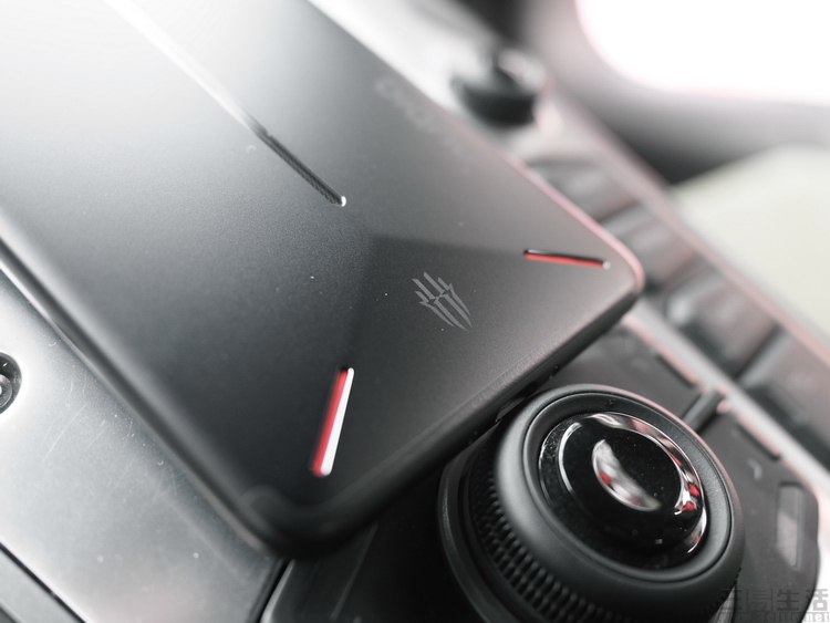 当大厂陷入“内卷”时，那些非主流品牌在干嘛