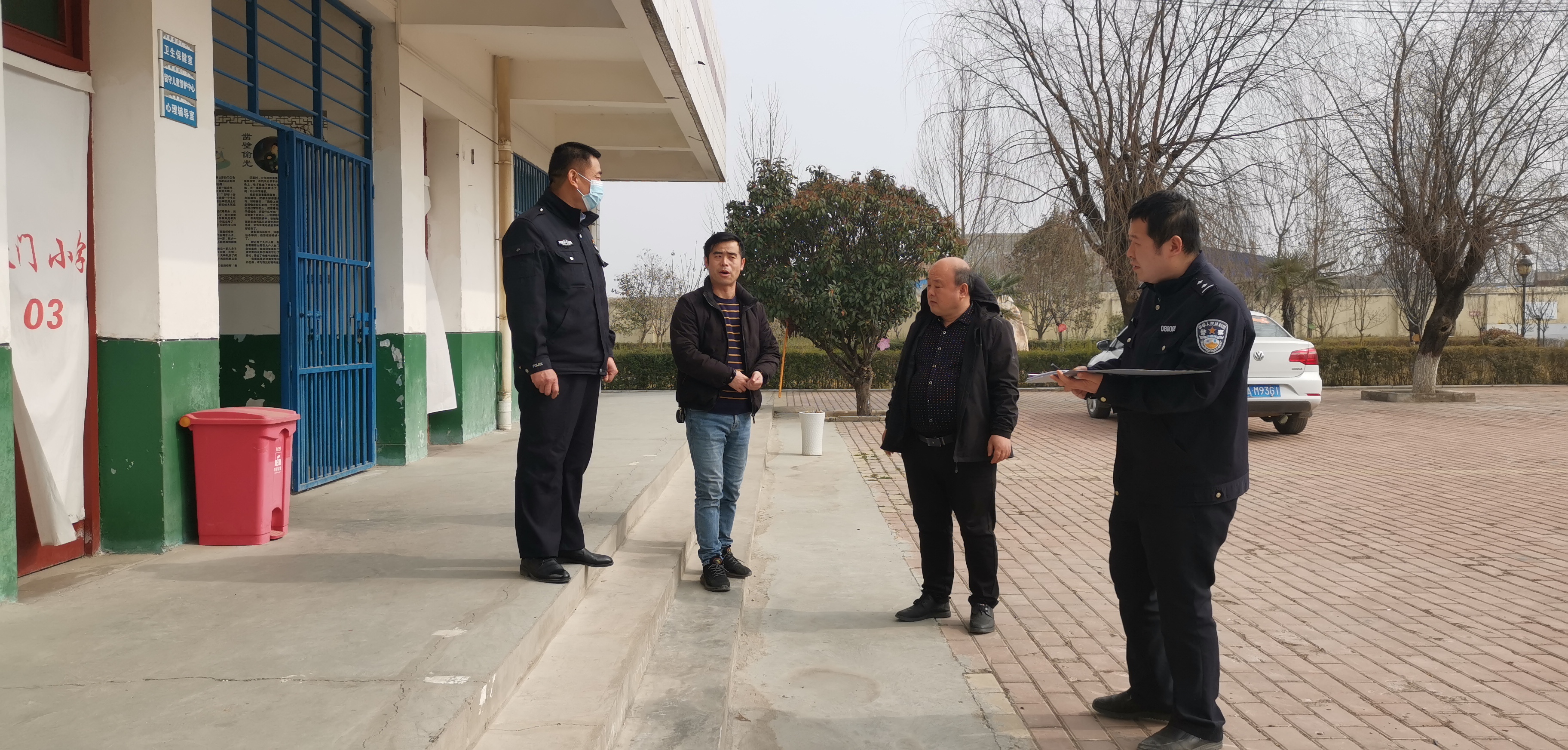 富平公安张桥派出所撑起安全伞，护航新学期