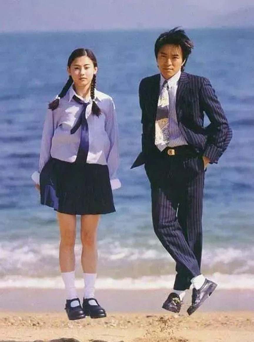 女明星十几岁的“少女之美”，干净清淡、浑然天成，我出不去了