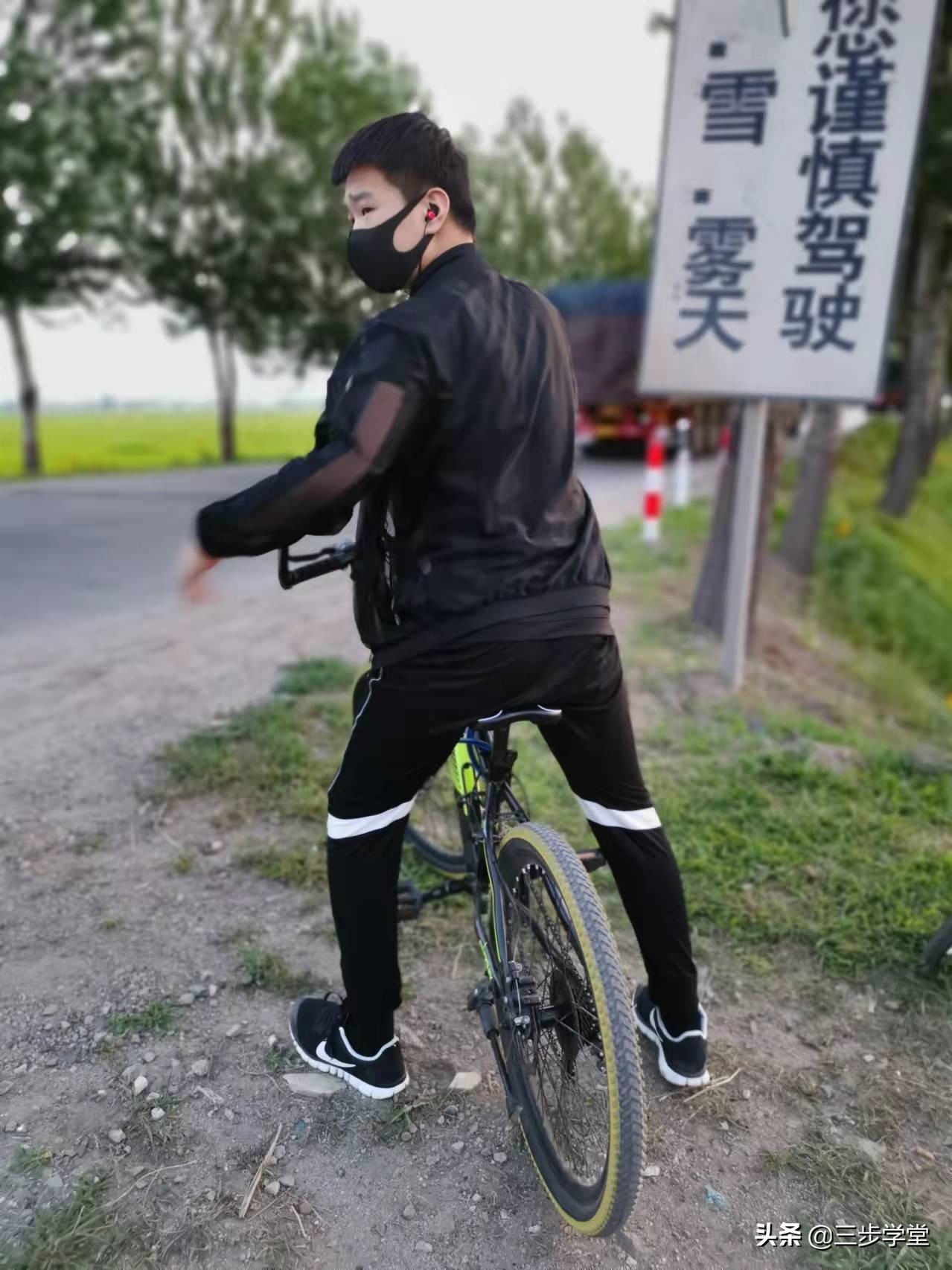 成长的烦忧：在无聊与郁闷中寻找自己的影子