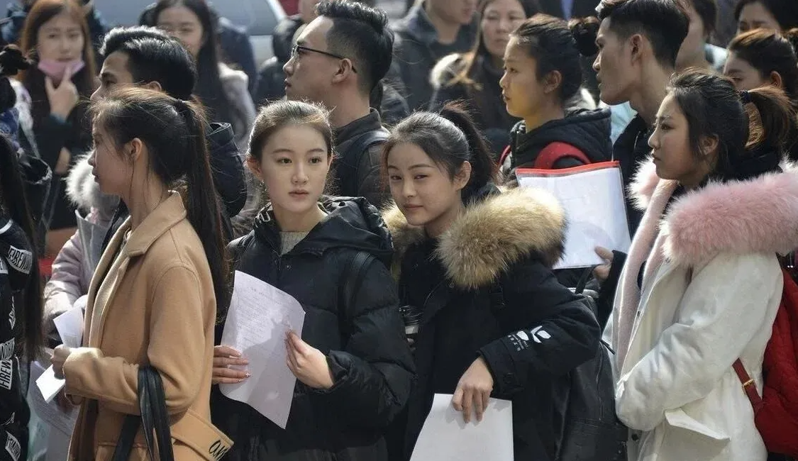 10位明星高考血泪史：李安差0.6分落榜，王志文高考前出车祸