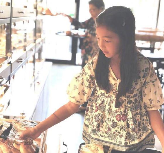 《爸爸去哪儿》十大萌娃现状：诺一变忧郁王子，曹格女儿堪比整容