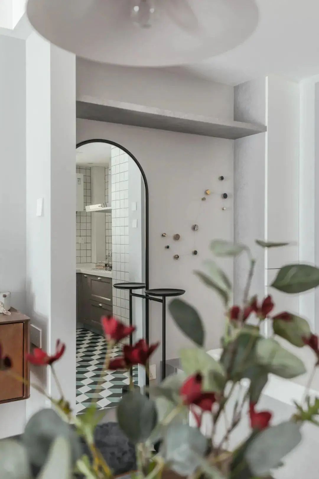 80㎡二房，花5W爆改成浪漫轻奢风的一居室，实用性更强，颜值更高