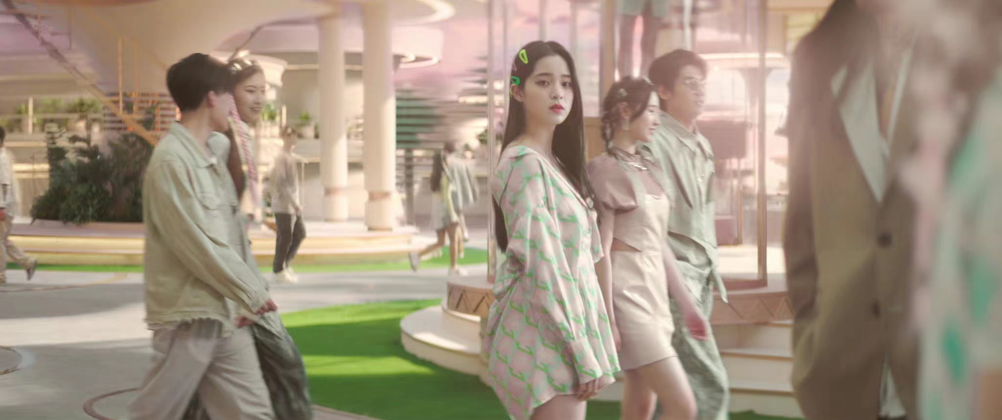 橘子晚报/大本洛佩兹结婚，邓紫棋改微博名字