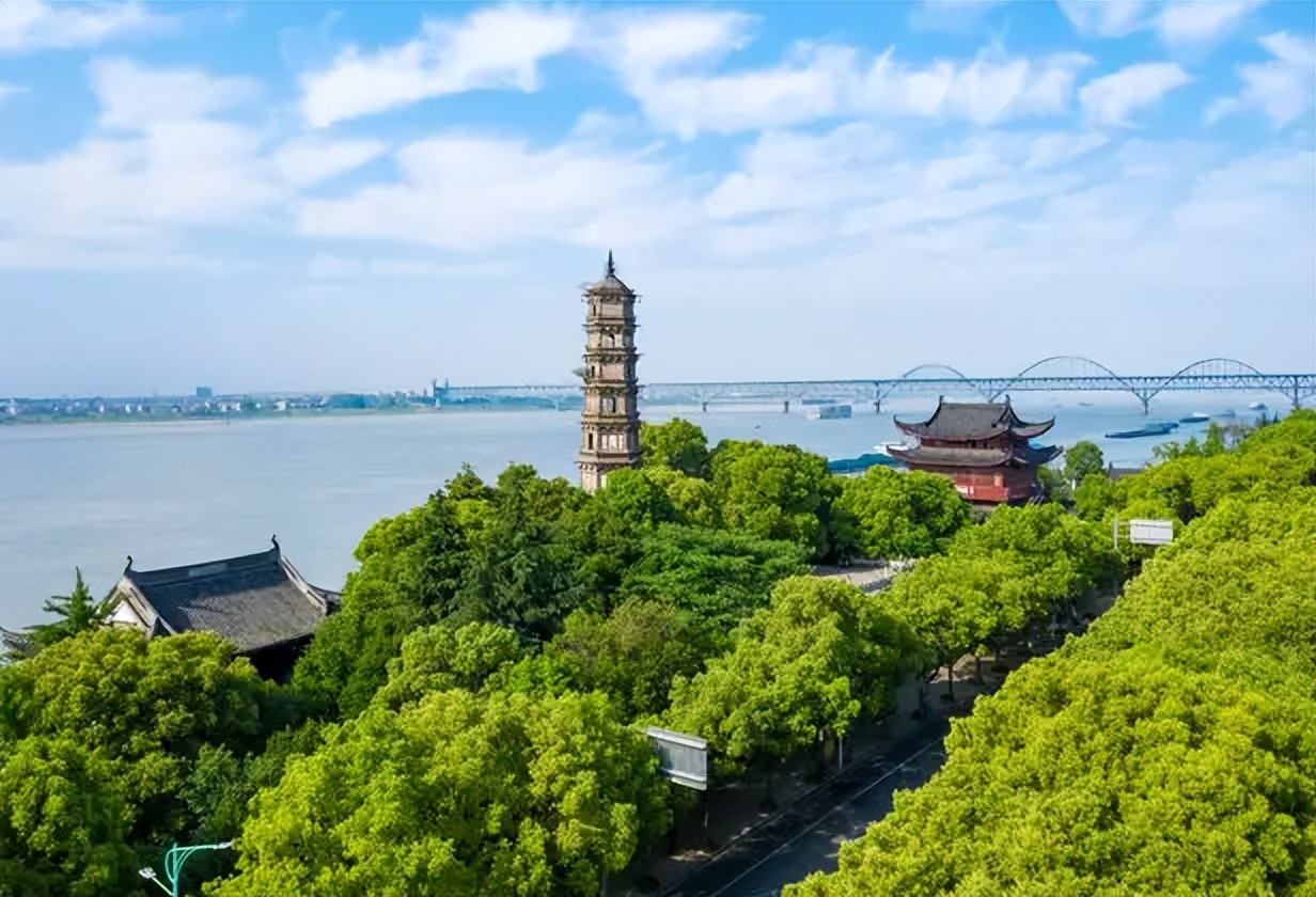 “一座城市一句诗”，30座城市最具代表性的诗句，你的城是哪句？