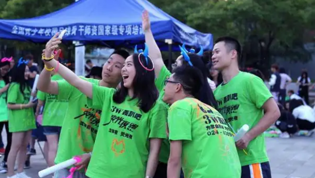 大学校园里的“潜规则”，导员一般只会暗示，无知新生容易吃亏