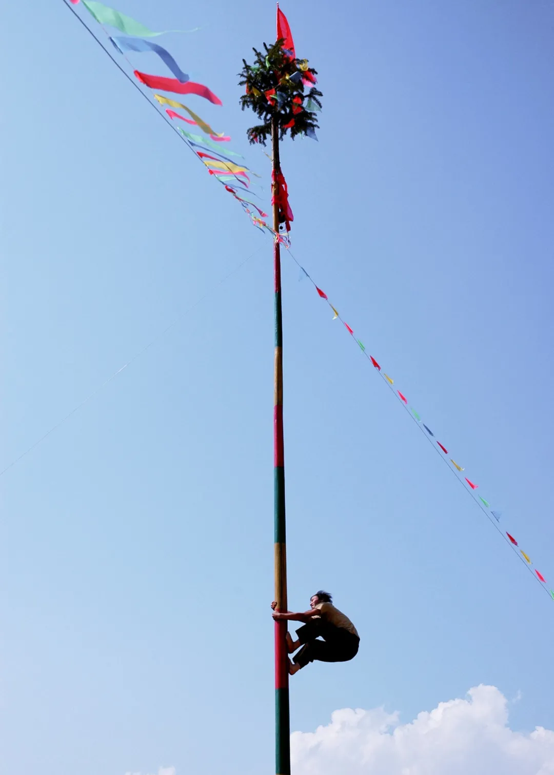 正月十一炮龙节,正月十二百鸟衣节,原来广西人过年的花样这么多……