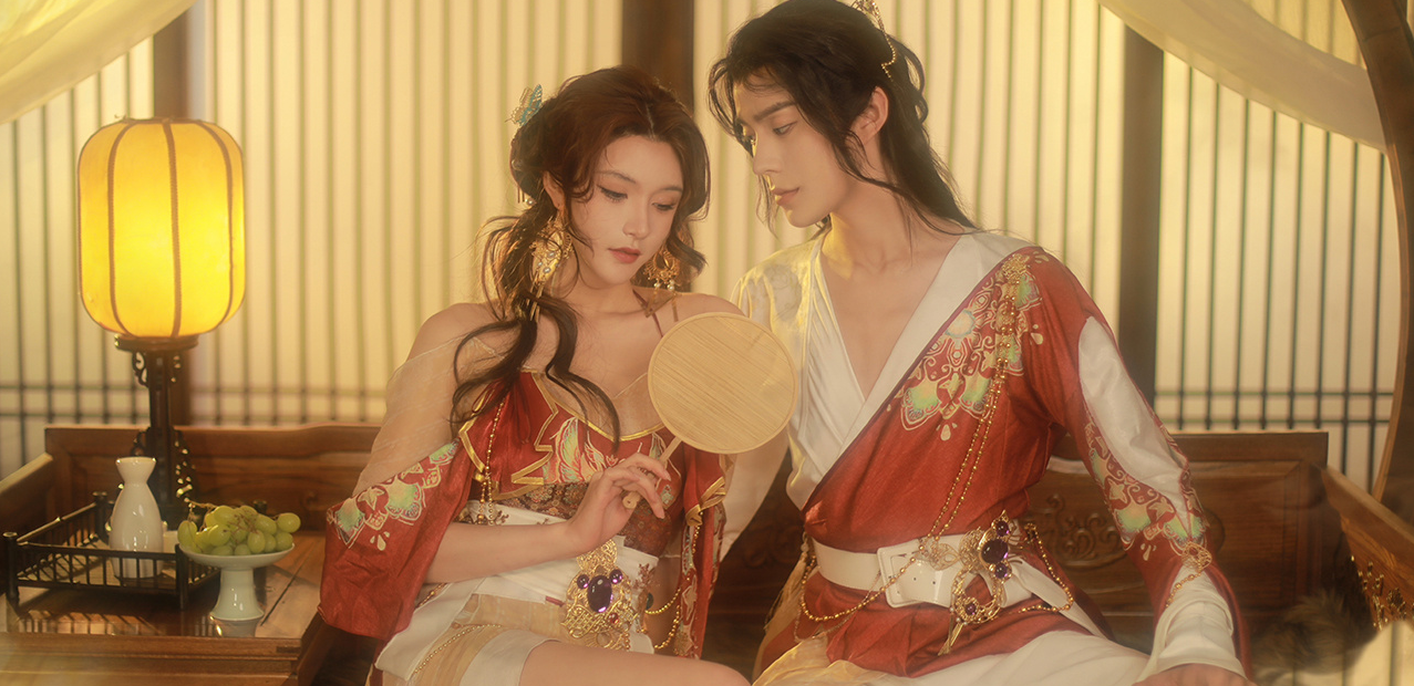 00后服装专业小姐姐 COSPLAY兔子精 画面太美了！-哪边嗨