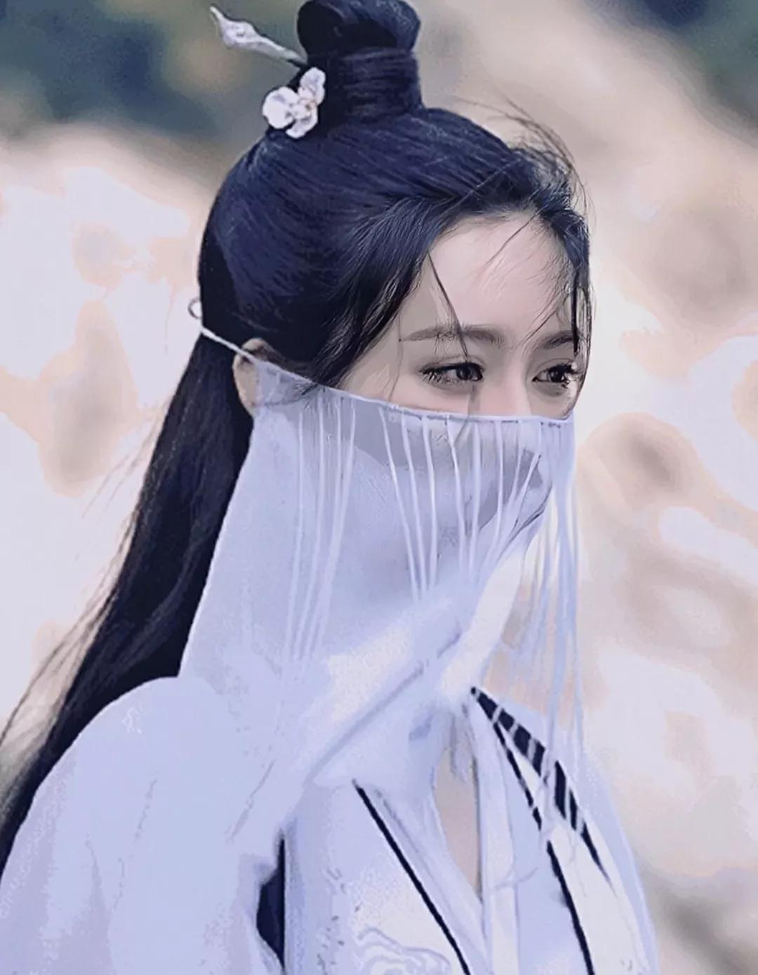 手机桌面，明星刘亦菲和孟子义