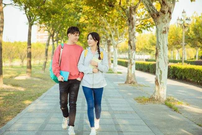 现代诗丨逝去的青春