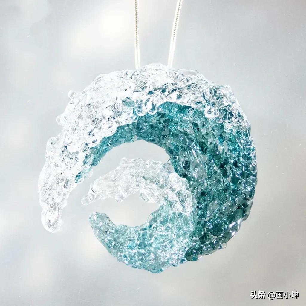 微缩的海浪造型玻璃配饰