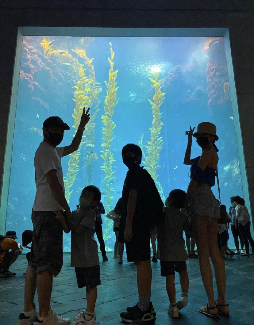 林志颖晒与儿子同框照，12岁Kimi身高赶上爸爸，父子同框像兄弟