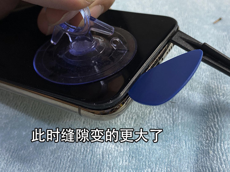 iPhone XS MAX更换大容量电池，续航直接翻倍，看完你也可以自己换