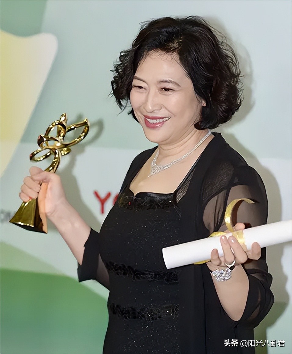 6位生不逢时的内地女星：十年貌美无人识，一朝“大妈”天下知