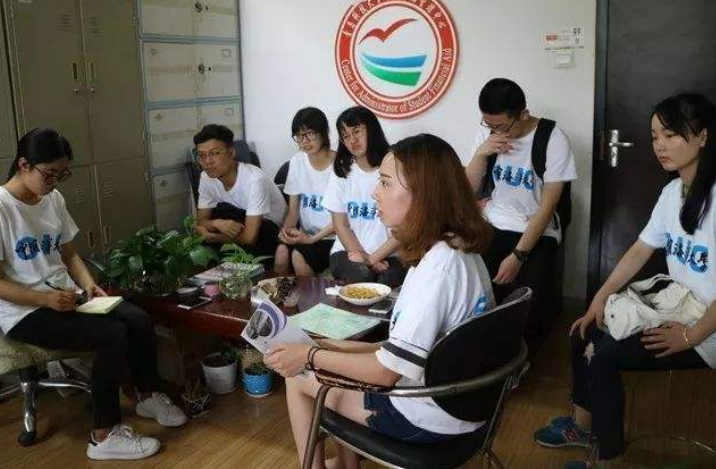 上大学后才明白，有种学生被称为“隐形贫困生”，平时很难看出来