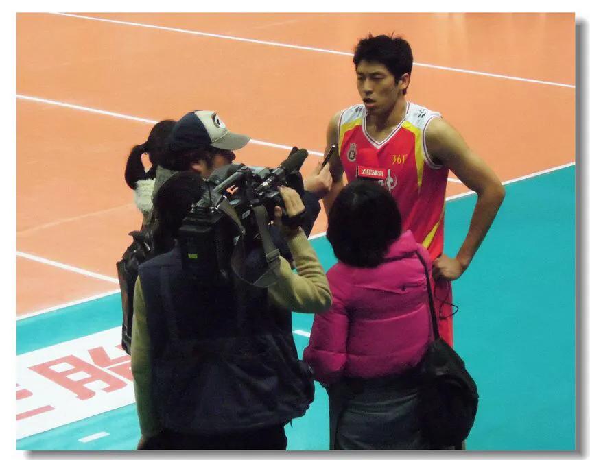 中国男排世联赛两胜收官,还没机会拍新男排,晒晒上一代男排吧